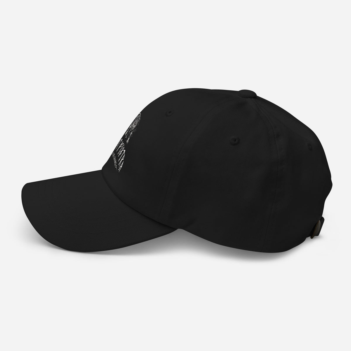 Zwarte dad cap met de wolf Fenrir en de runentekst Brjót fjötra (break the chains)